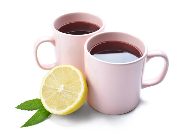 Beyaz arka planda limon ile sıcak çay Bardak — Stok fotoğraf