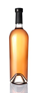 Beyaz arka planda bir şişe şarap.