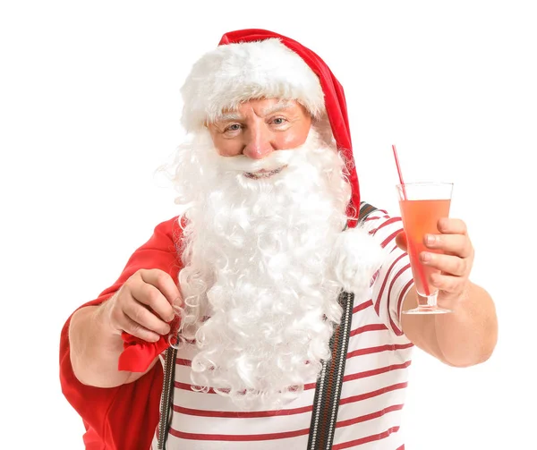 Święty Mikołaj z upominkami i koktajlem na białym tle — Zdjęcie stockowe