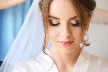 güzel genç gelin portresi