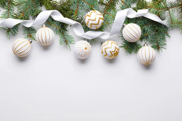 Hermosa composición de Navidad sobre fondo blanco —  Fotos de Stock