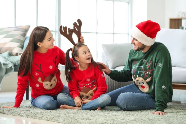 Happy family at home on Christmas eve — Stock Photo, Image