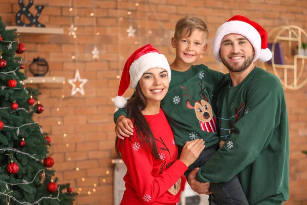 Happy family at home on Christmas eve — Stock Photo, Image