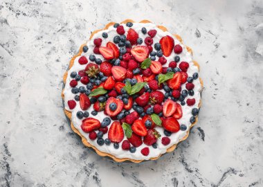 Masada lezzetli berry pasta