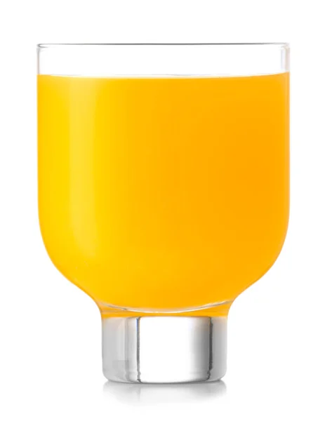 Vaso de zumo de naranja fresco sobre fondo blanco — Foto de Stock