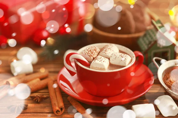 Cup of hot cocoa drink with marshmallows on table — Stock Photo, Image