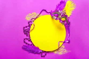 Renkli arka planda şenlikli dekorlu boş tebrik kartı