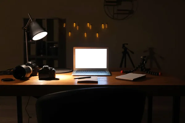 Workplace of photographer late in evening — Stock Photo, Image