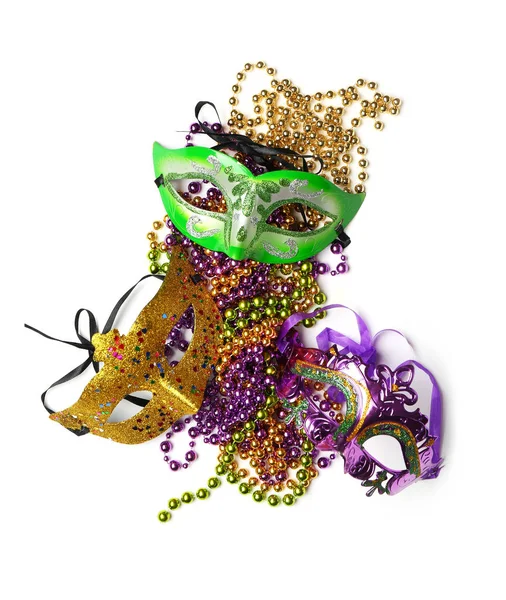 Karnevalové masky s výzdobou na bílém pozadí — Stock fotografie