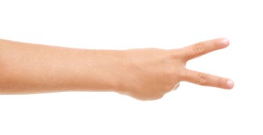 İki parmak beyaz arka plan üzerinde gösterilen çocuğun el