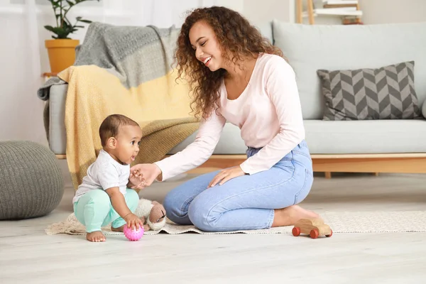 African-American woman with her little baby at home — Stock Photo, Image