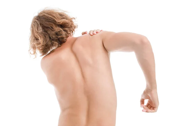 Молодий чоловік, який страждає від болю в плечі на білому тлі — стокове фото
