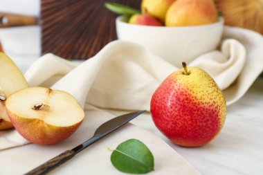 Masada taze armutlar