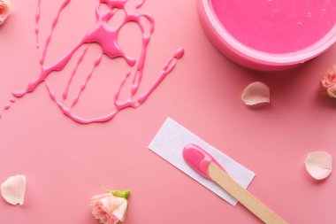 Renk arka plan üzerinde epilasyon için şekerleme macunu ile ayarlayın