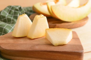 Masada olgun kavun dilimleri ile Kurulu