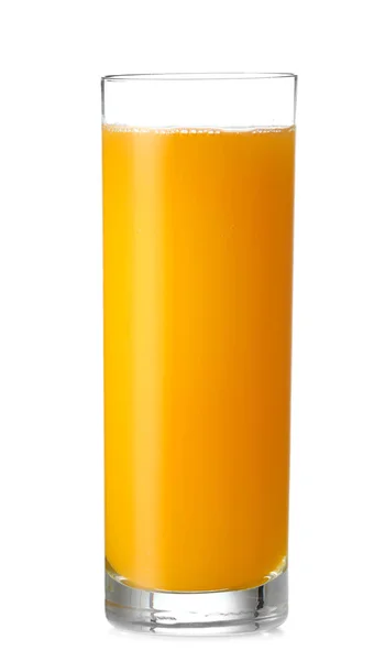 Glas vers sinaasappelsap op witte achtergrond — Stockfoto
