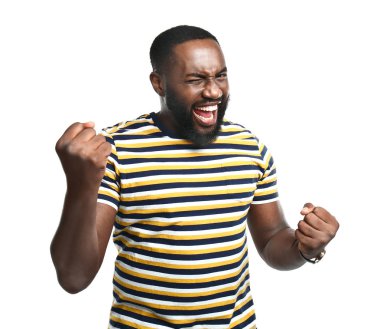 Beyaz arka planda Mutlu Afrikalı-Amerikalı adam