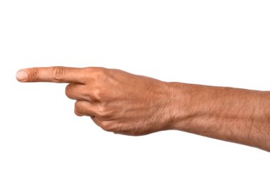 Erkek eli beyaz arka plandaki bir şeyi işaret ediyor.