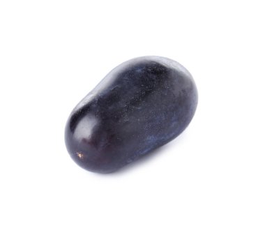 Beyaz arka planda lezzetli tatlı üzüm