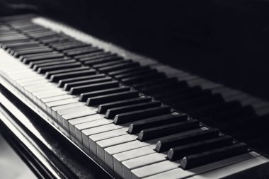 Piyanonun anahtarları, yakın plan.