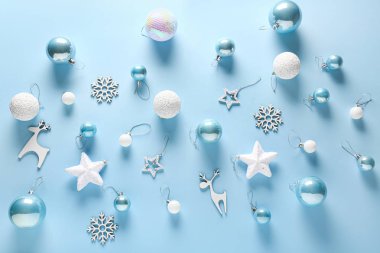 Renk arkaplanındaki güzel Noel kompozisyonu