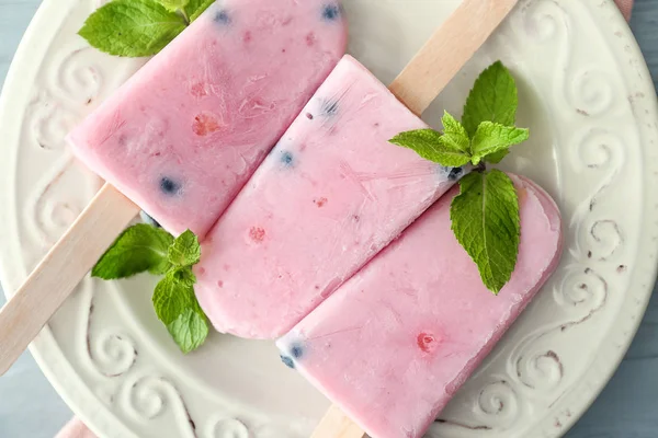 Tasty blueberry ice cream on plate, closeup — Stock Photo, Image