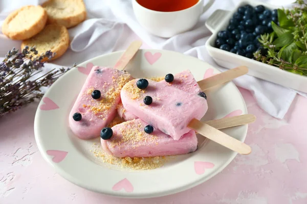 Plate with tasty blueberry ice cream on table — Stock Photo, Image