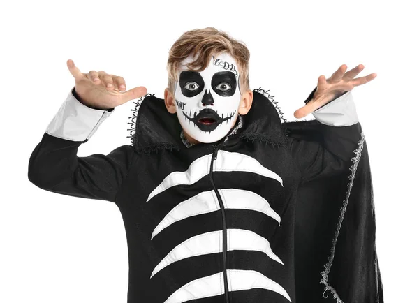 Kleine jongen in halloween kostuum op witte achtergrond — Stockfoto