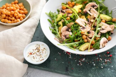 Masada lezzetli salata ile Kase