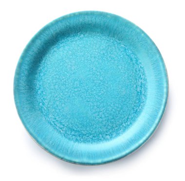 beyaz zemin üzerinde boş seramik tabak