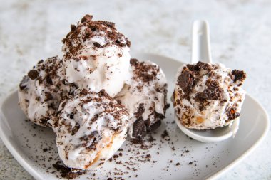 Tabakta lezzetli dondurma, closeup