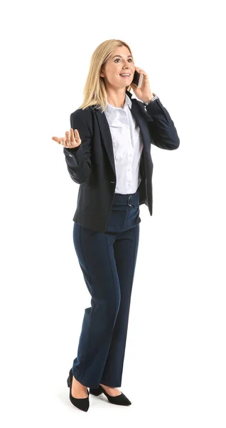 Schöne stilvolle Geschäftsfrau telefoniert auf weißem Hintergrund — Stockfoto