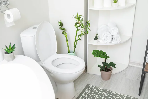 Interior of clean modern bathroom — Stock Photo, Image