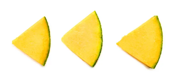 Rodajas de melón maduro sobre fondo blanco —  Fotos de Stock
