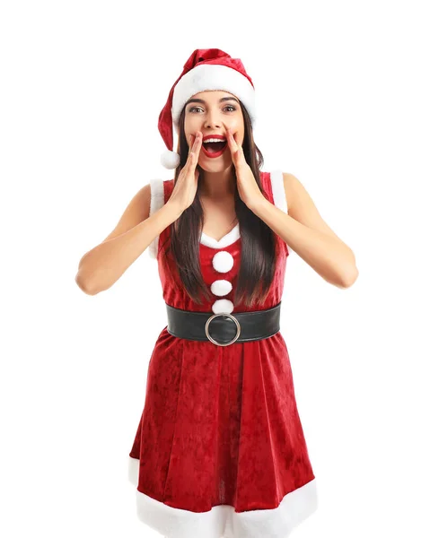 Mulher bonita em traje de Papai Noel chamando para alguém no fundo branco — Fotografia de Stock