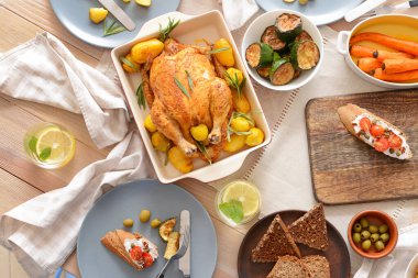 Büyük aile yemeği için masa seti