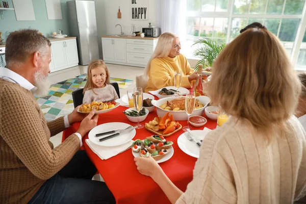 Big family having dinner at home — Stock Photo, Image