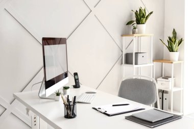 Modern ofiste rahat bir iş yeri