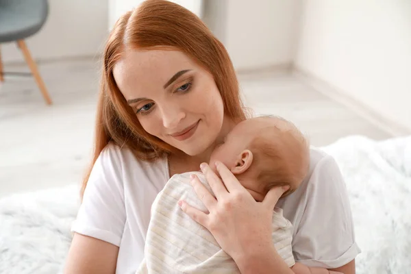 Mother with cute baby at home — Stock Photo, Image