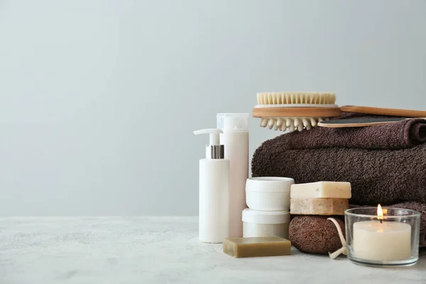 Accessories and cosmetics for personal hygiene on table — Stock Photo, Image