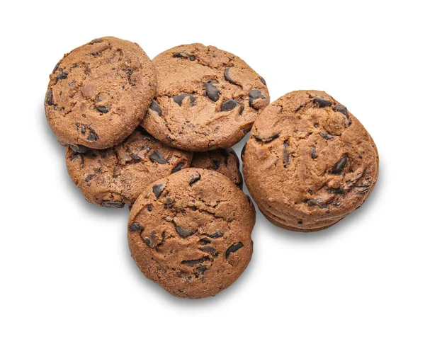 Biscuits savoureux avec des pépites de chocolat sur fond blanc — Photo