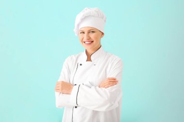 Işık arka planda güzel kadın şef