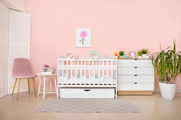 Inre av moderna babyrum — Stockfoto