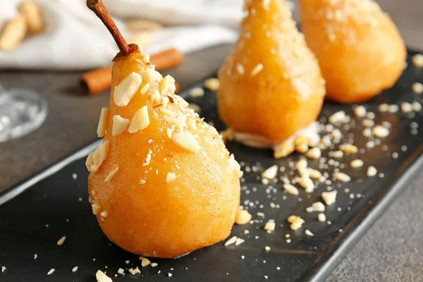 Tasty cooked pears on plate, closeup — Stock Photo, Image