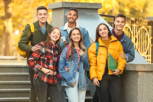 Group of teenage students outdoors — Stock Photo, Image