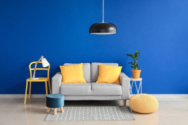 Modern oturma odasının güzel iç mekanı.