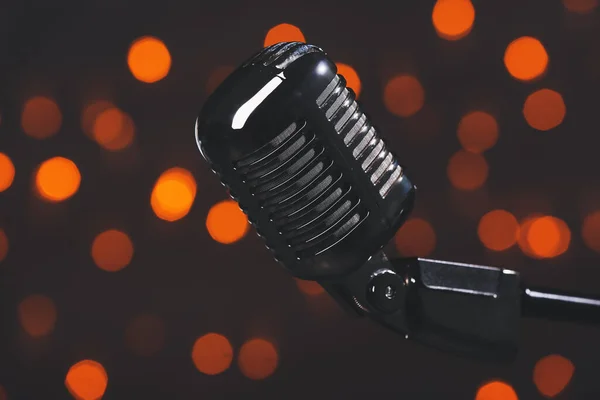 Retro Microphone Dark Background Blurred Lights — Stock Photo, Image