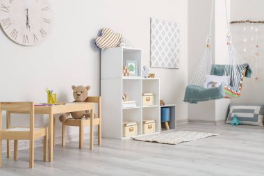 Çocuk odasının içi çok şık.