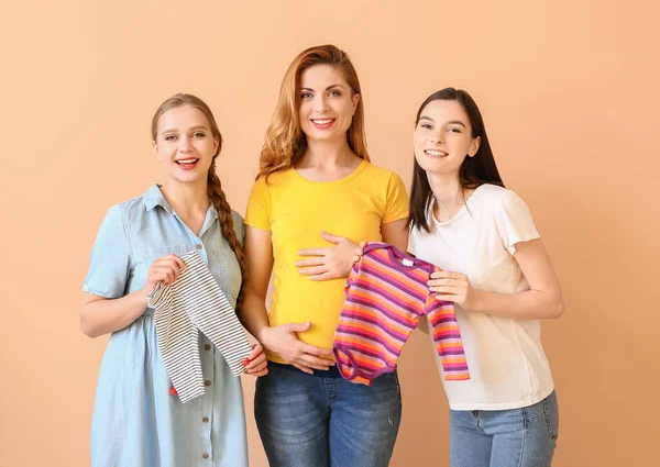 Lesbian Couple Pregnant Woman Color Background Surrogate Motherhood Concept — Stock Photo, Image