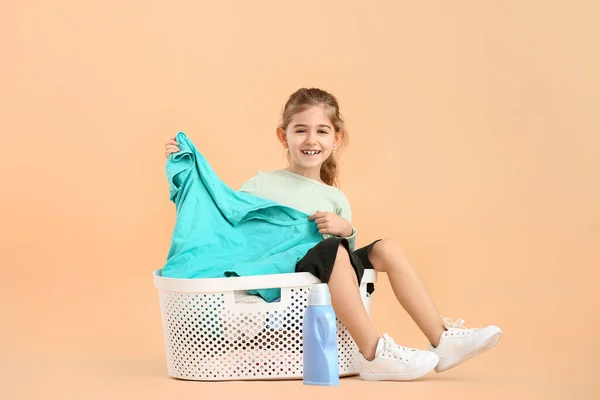 Little Girl Laundry Color Background — Stock Photo, Image